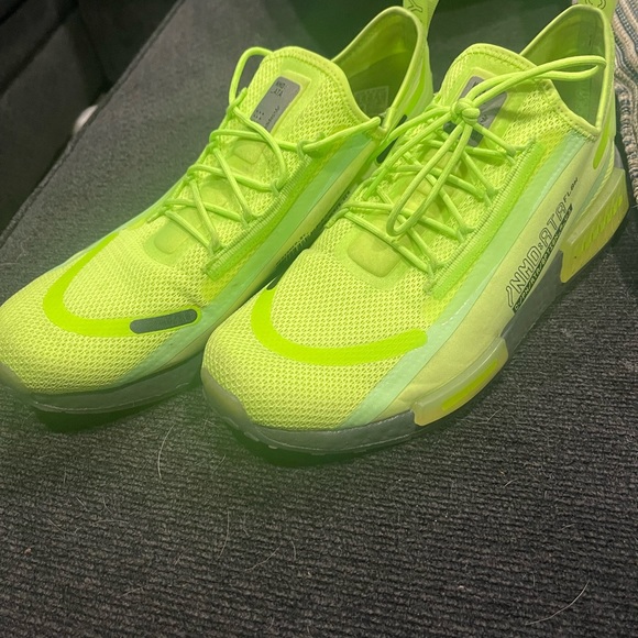 nmd r1 spectoo green